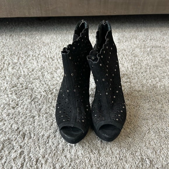 Studded Enzo Angiolini Platforms. - Picture 6 of 6